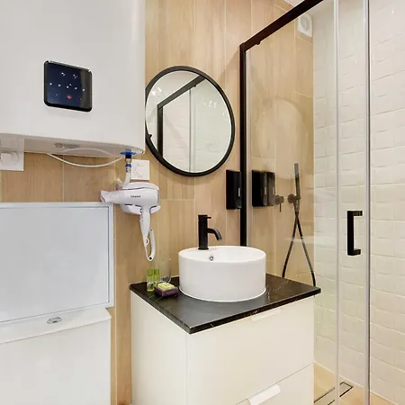Charming And Bright Large Studio Menilmontant * Paris